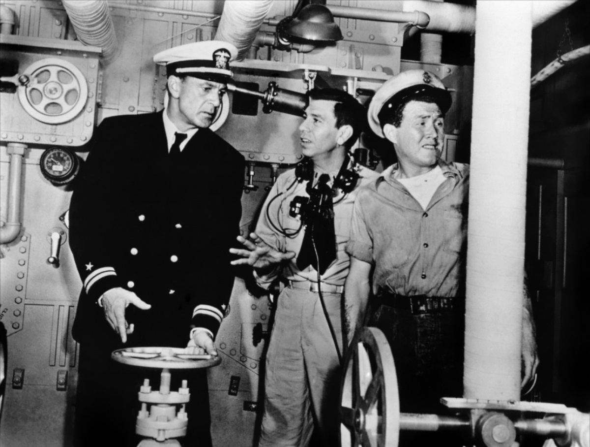 Кадры из Теперь ты на флоте (1951)