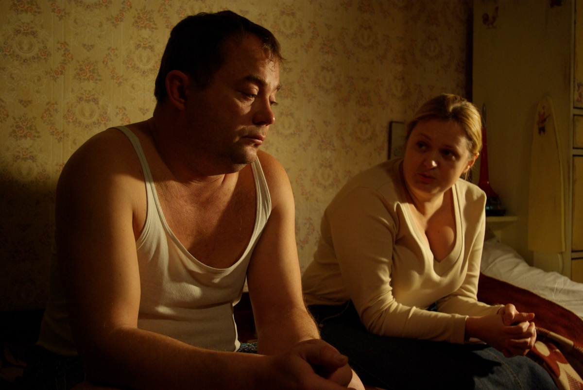 Кадры из Сумасшедшая помощь (2009)