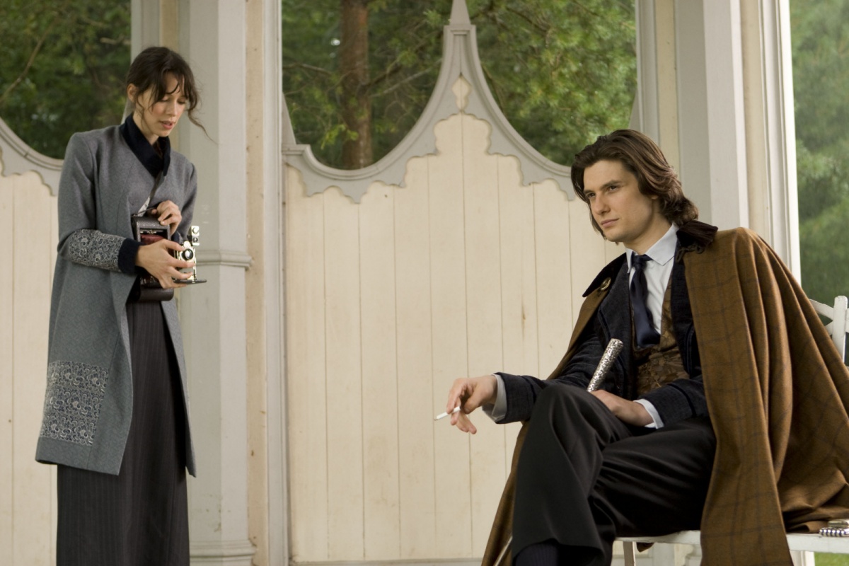 Кадры из Дориан Грей (2009)