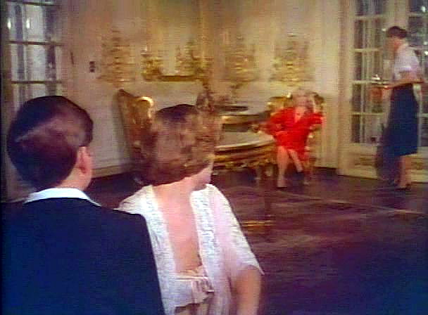 Кадры из Любовь, Странная Любовь (1982)