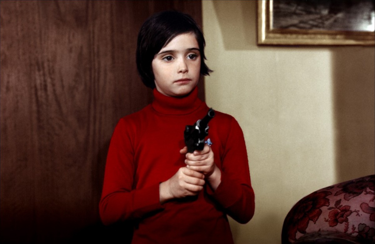 Кадры из Выкорми ворона (1976)