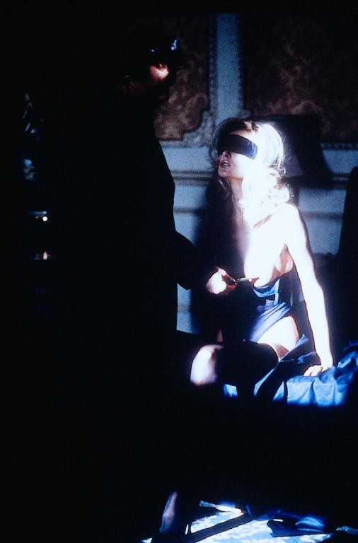 Кадры из Любовь в Париже (1997)