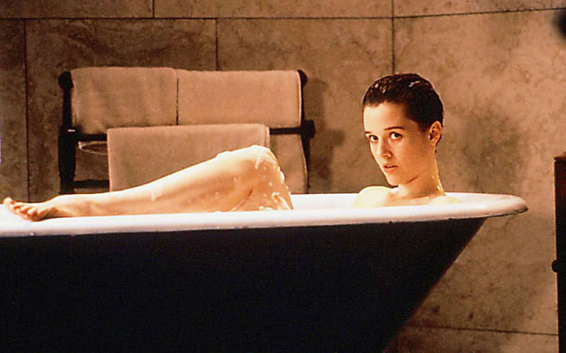 Кадры из Год кометы (1992)