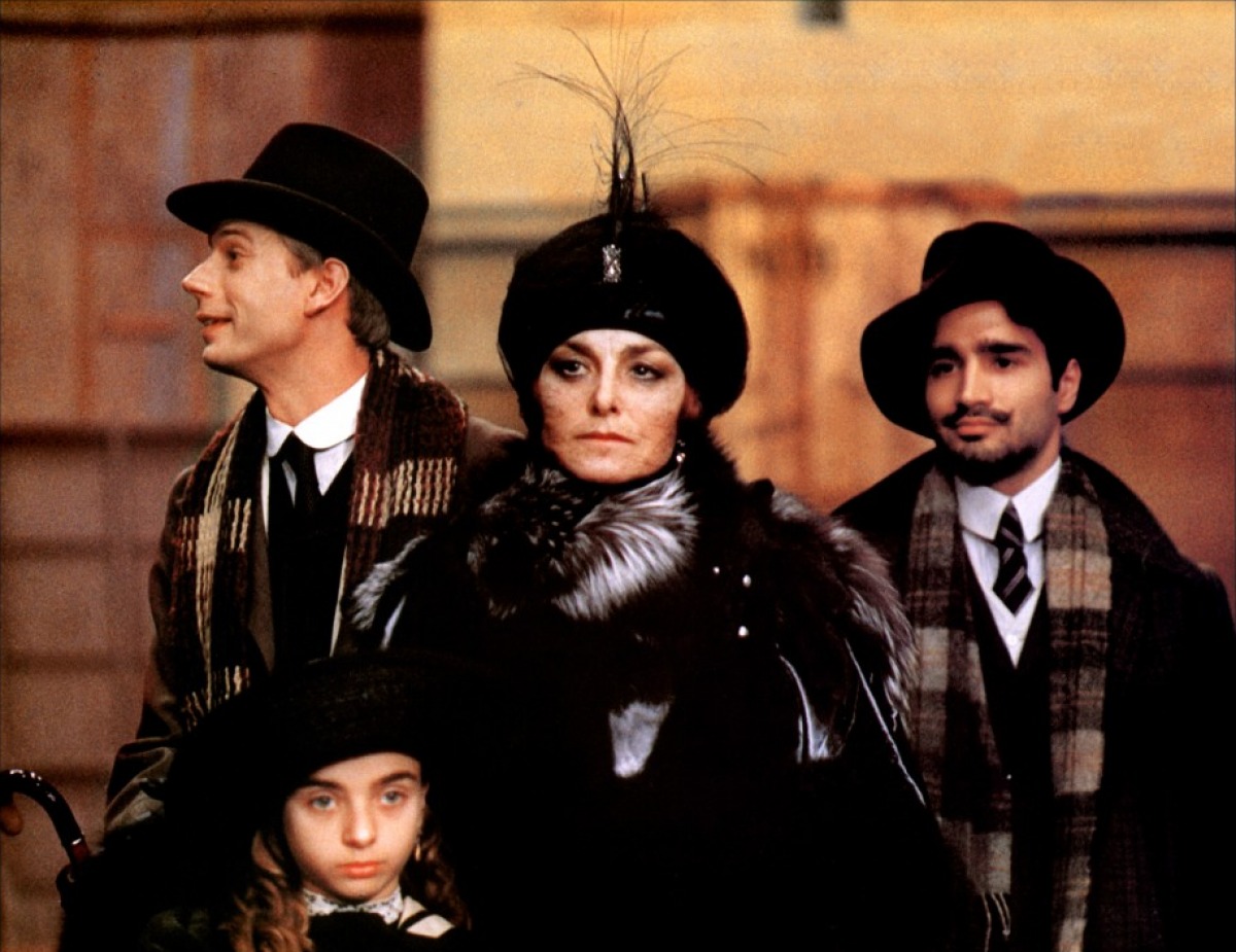 Кадры из И корабль плывет (1983)
