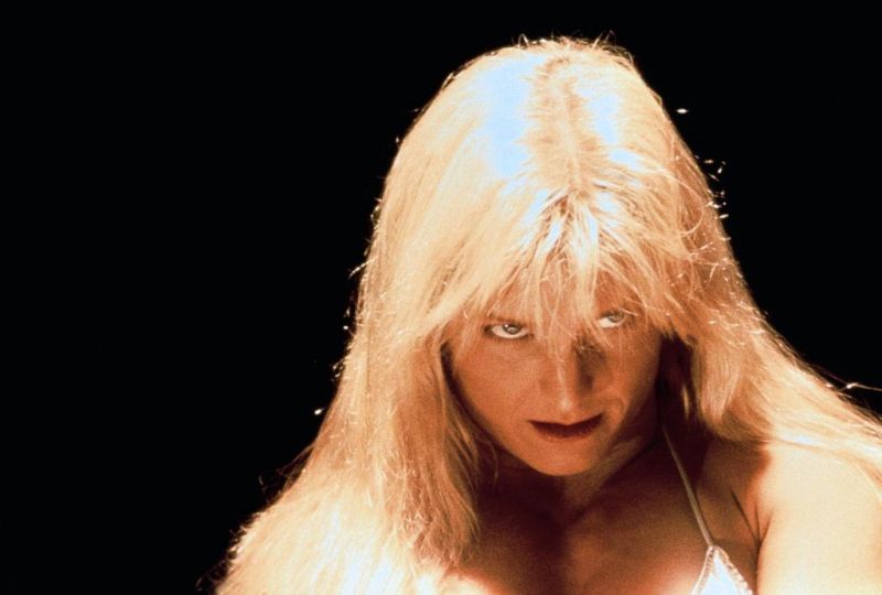 Кадры из Немезида 4: Ангел смерти (1996)