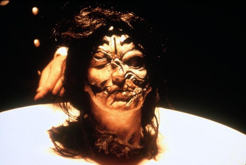Кадры из Немезида 4: Ангел смерти (1996)