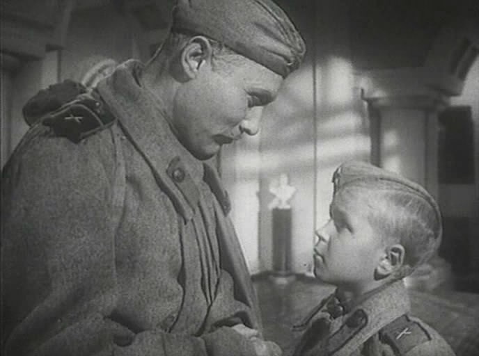 Кадры из Сын полка (1946)