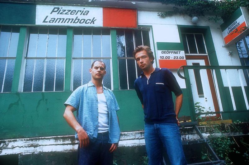 Кадры из Ламмбок — всё ручной работы (2001)
