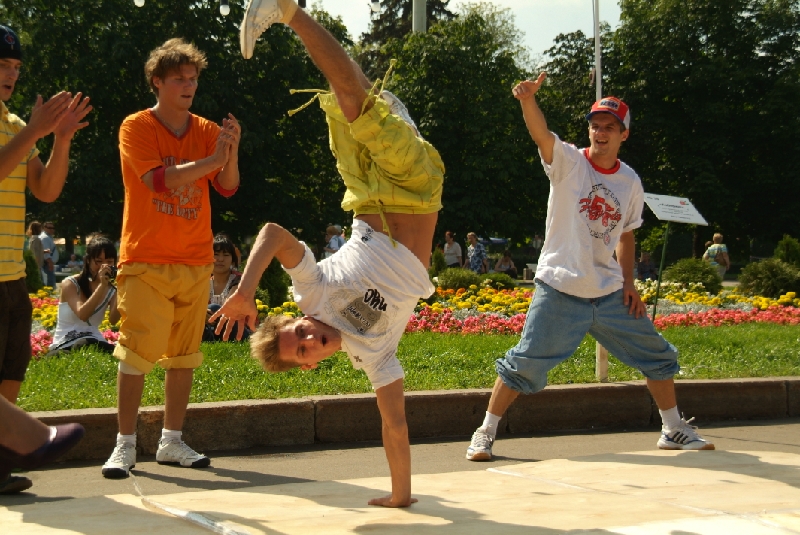 Кадры из Стэп бай стэп (2011)