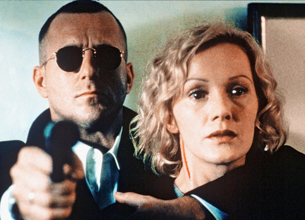 Кадры из Меткий Стрелок (1999)