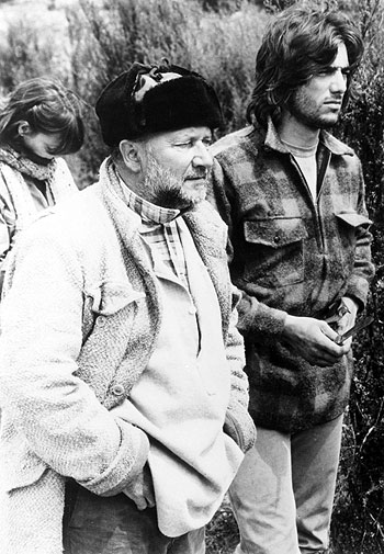 Кадры из К сокровищам авиакатастрофы (1981)