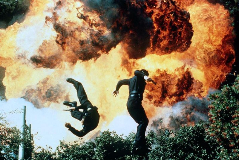 Кадры из Судный день (1999)
