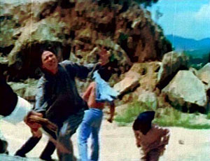 Кадры из Кулак возмездия (1973)