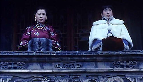 Кадры из Подними красный фонарь (1991)