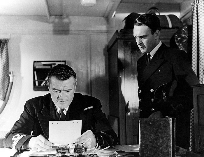 Кадры из Жестокое море (1953)
