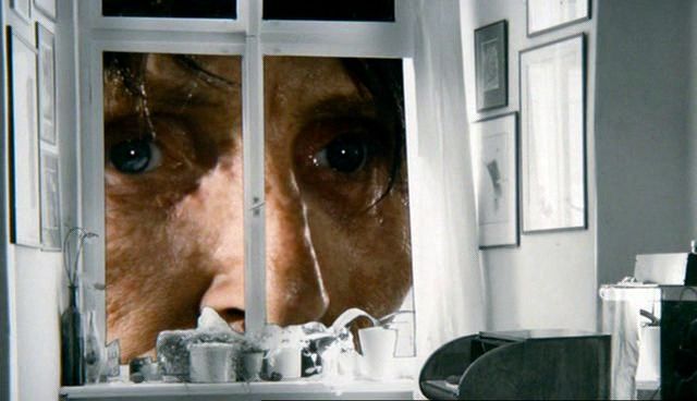 Кадры из Пережить свою жизнь (2010)