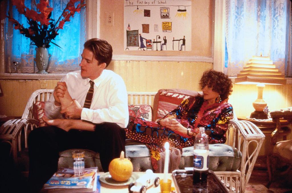 Кадры из Замужем за мафией (1988)
