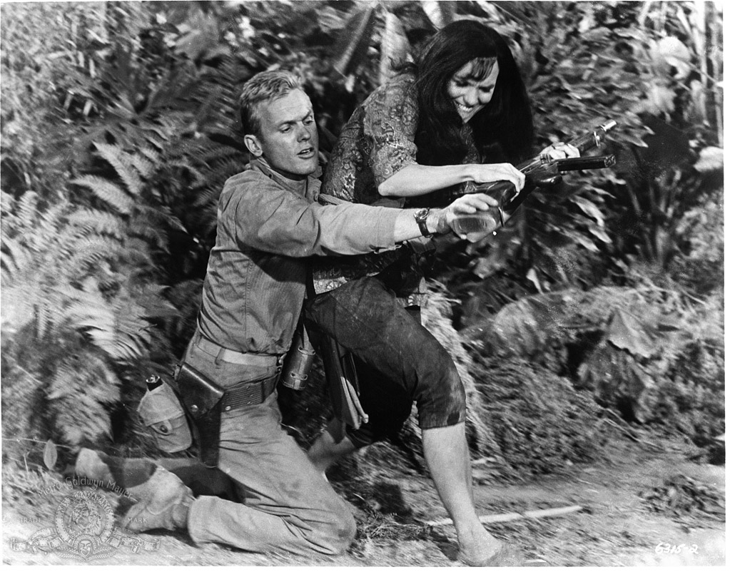 Кадры из Операция «Бикини» (1963)