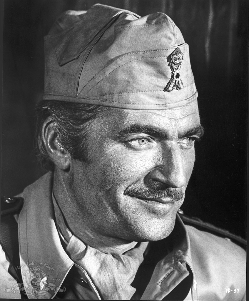 Кадры из Грязная игра (1969)