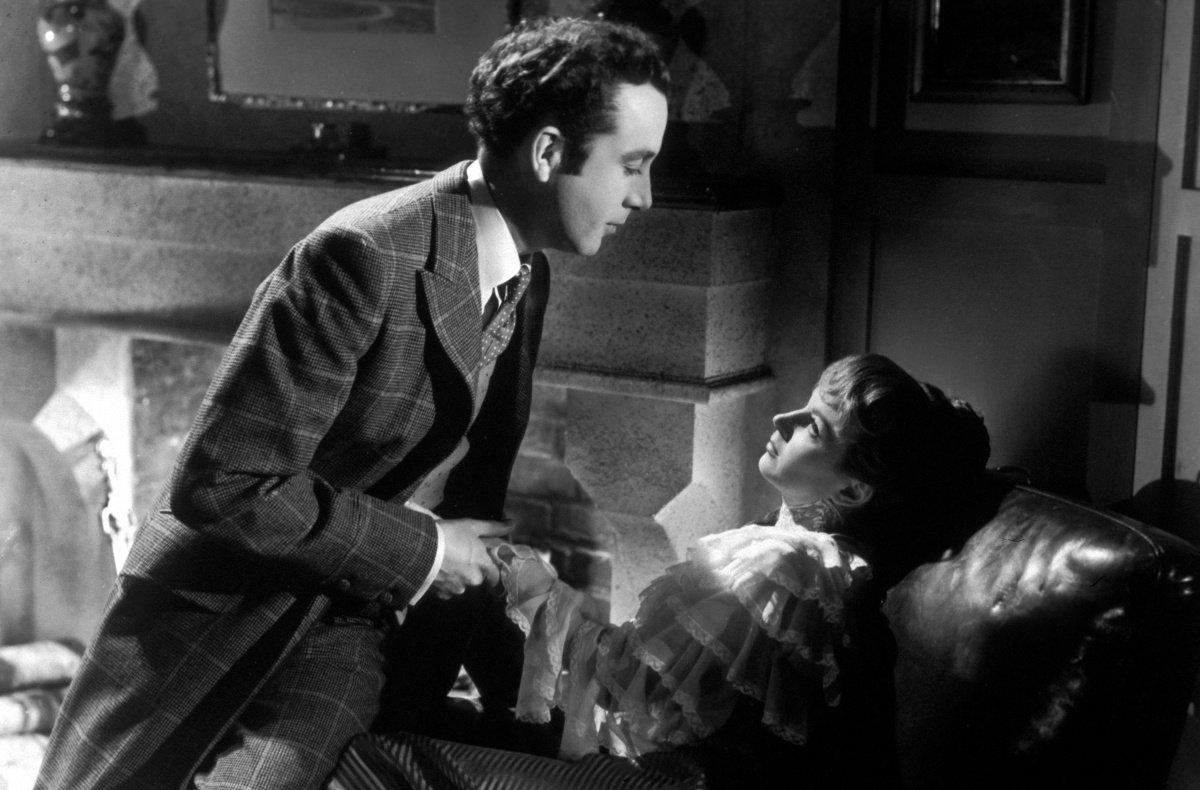 Кадры из Добрые сердца и короны (1949)