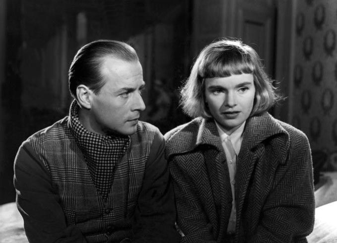 Кадры из Тюрьма (1949)