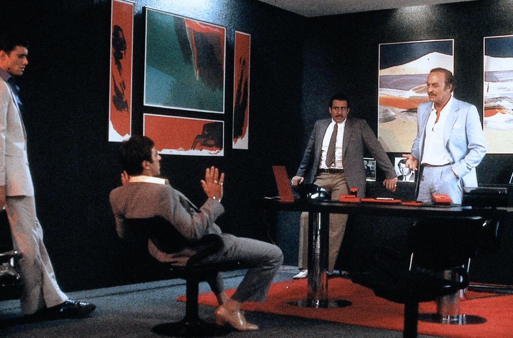 Кадры из Лицо со шрамом (1983)