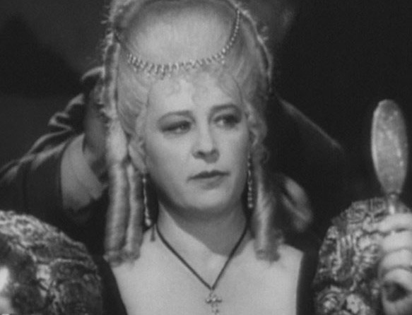 Кадры из Без вины виноватые (1945)