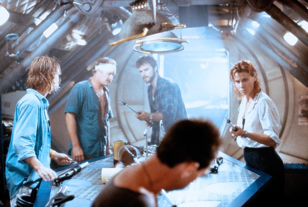 Кадры из Глубоководная звезда шесть (1989)