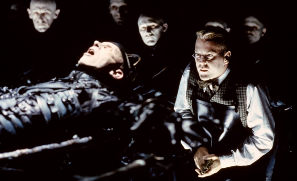 Кадры из Тёмный город (1998)