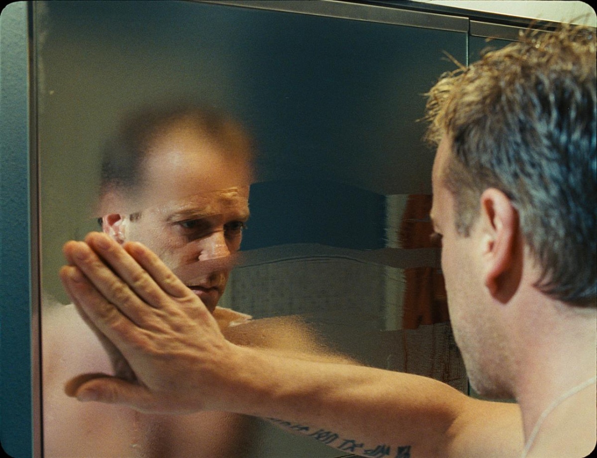 Кадры из Зеркала (2008)