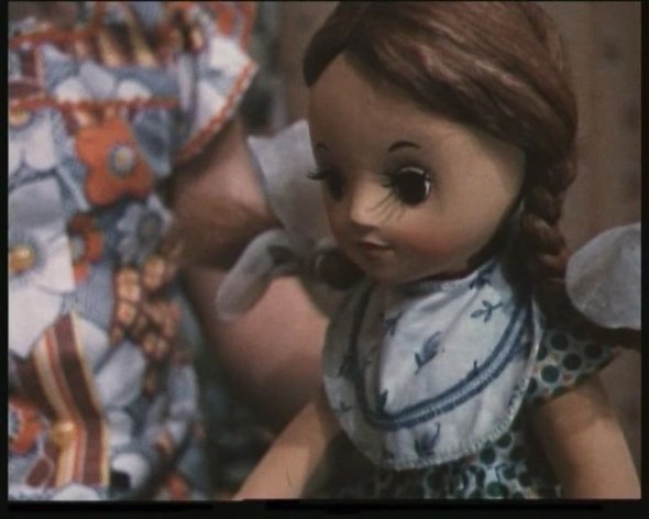 Кадры из Босоножка и ее друзья (1975)