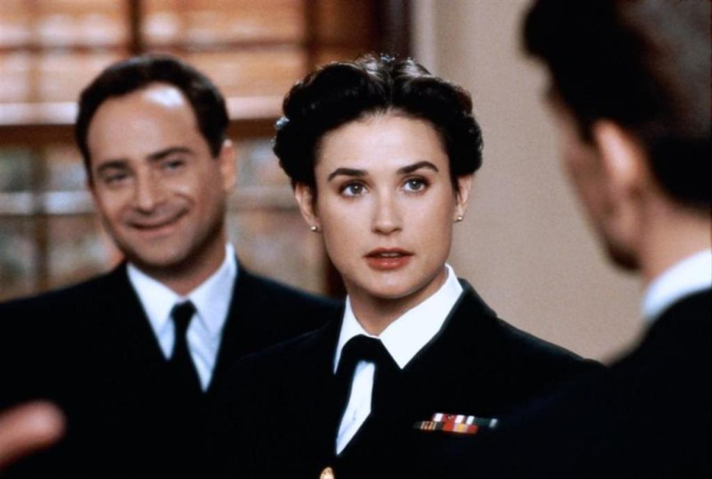 Кадры из Несколько хороших парней (1992)