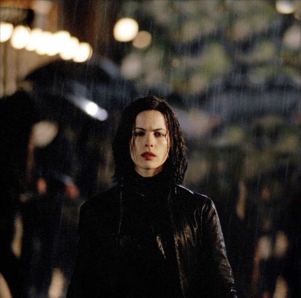 Кадры из Другой мир (2003)