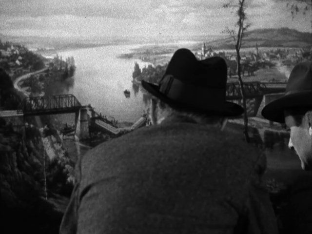 Кадры из Сомнительная слава (1944)