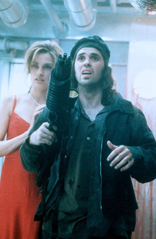 Кадры из Подъем с глубины (1998)