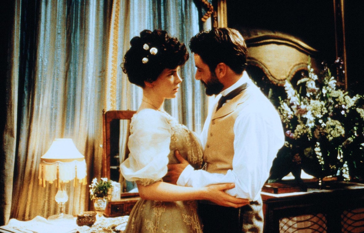 Кадры из Золотая чаша (2000)