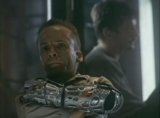 Кадры из Спасательный челнок (1993)