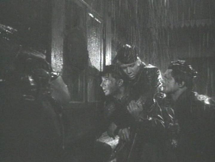 Кадры из В трудный час (1961)