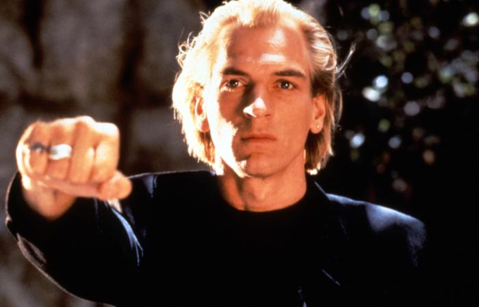 Кадры из Чернокнижник 2: Армагеддон (1993)