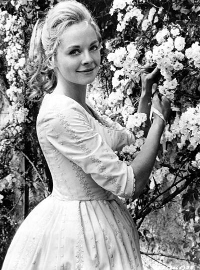 Кадры из Том Джонс (1963)