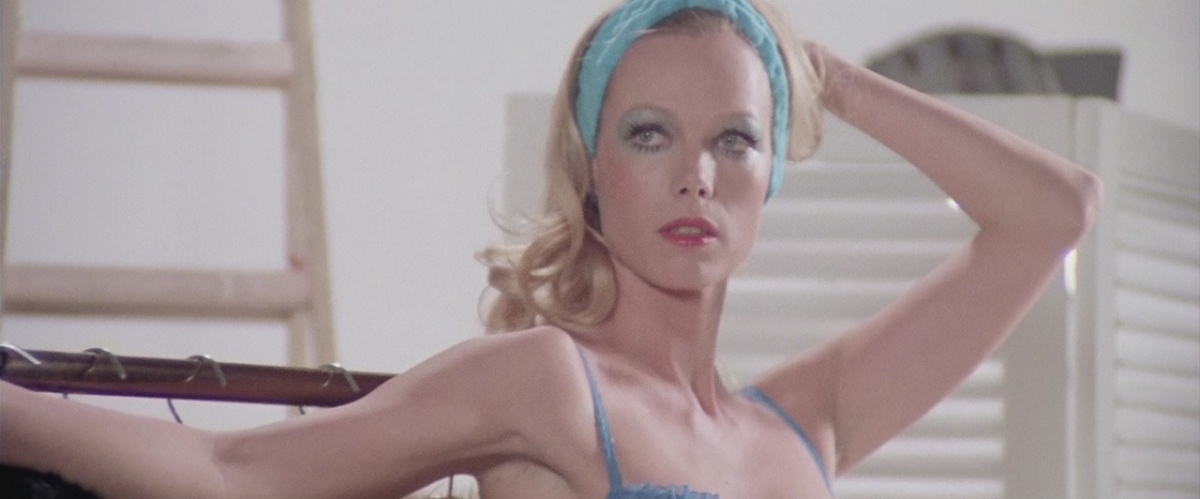 Кадры из Разденься для убийцы (1975)
