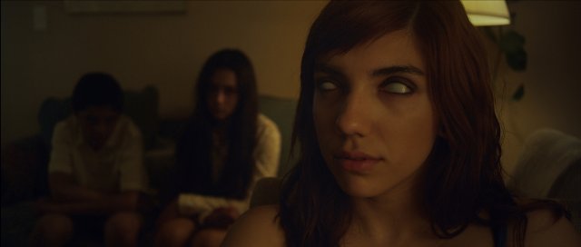 Кадры из И явился Дьявол (2012)