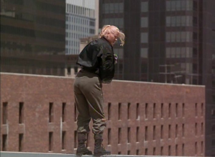 Кадры из Небоскреб (1996)
