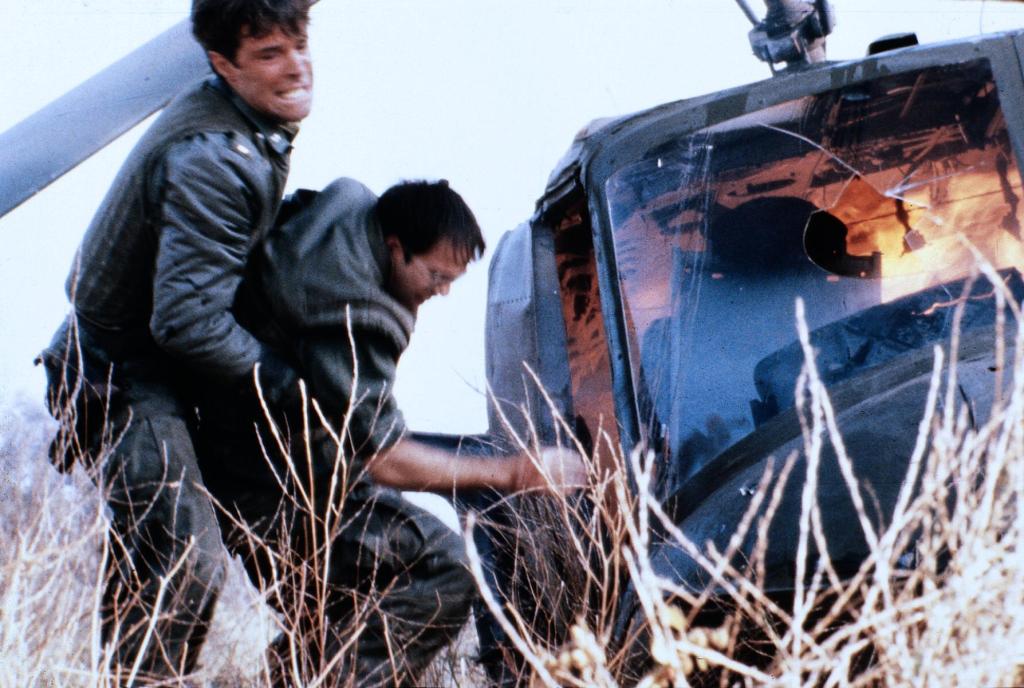 Кадры из Новые американские граффити (1979)
