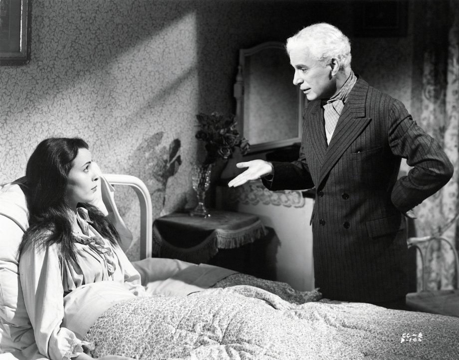 Кадры из Огни рампы (1952)