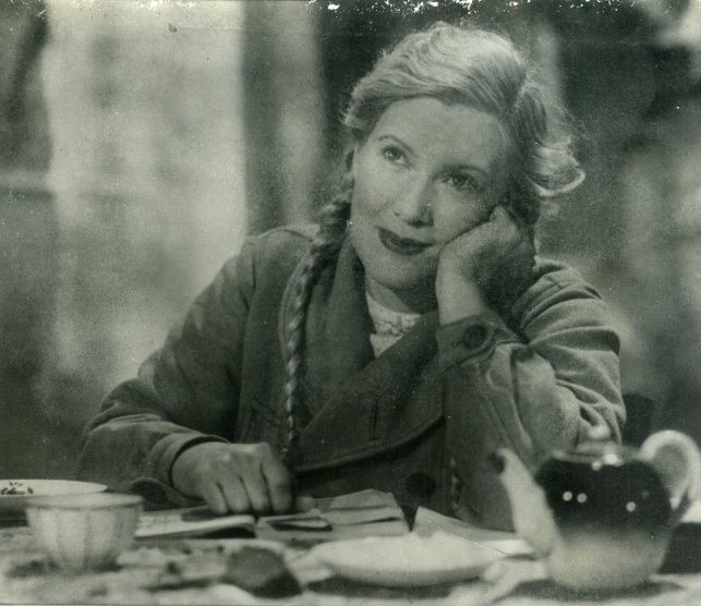 Кадры из Светлый путь (1940)