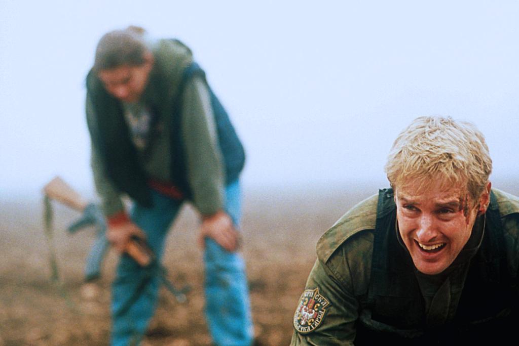 Кадры из В тылу врага (2001)