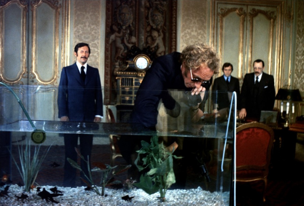 Кадры из Возвращение высокого блондина (1974)