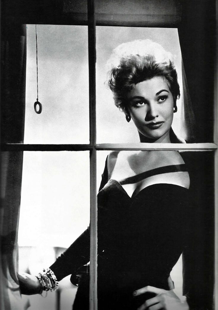 Кадры из Лёгкая добыча (1954)