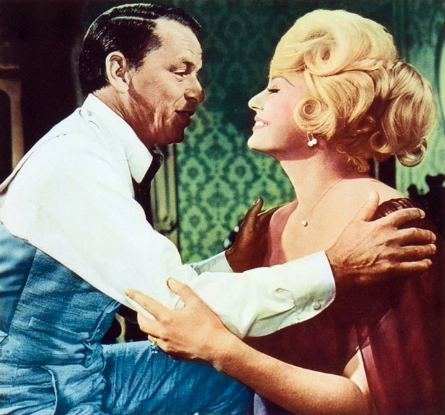 Кадры из Четверо из Техаса (1963)